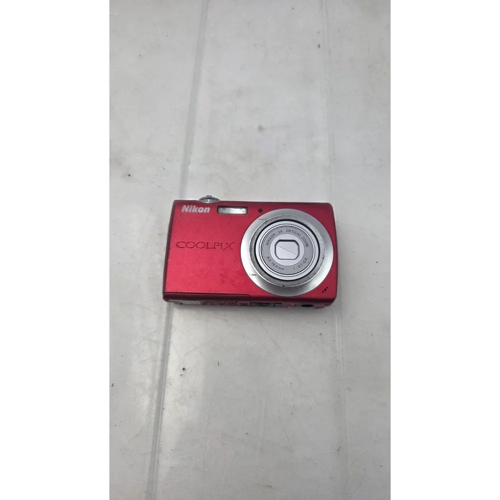 Nikon COOLPIX S203 10.0MP Digital Camera No Charger No tested